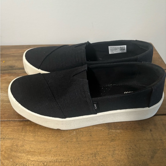 🩷2/$30❤️Toms - Verona Slip On Sneaker - Black - Size 7 - Picture 8 of 11